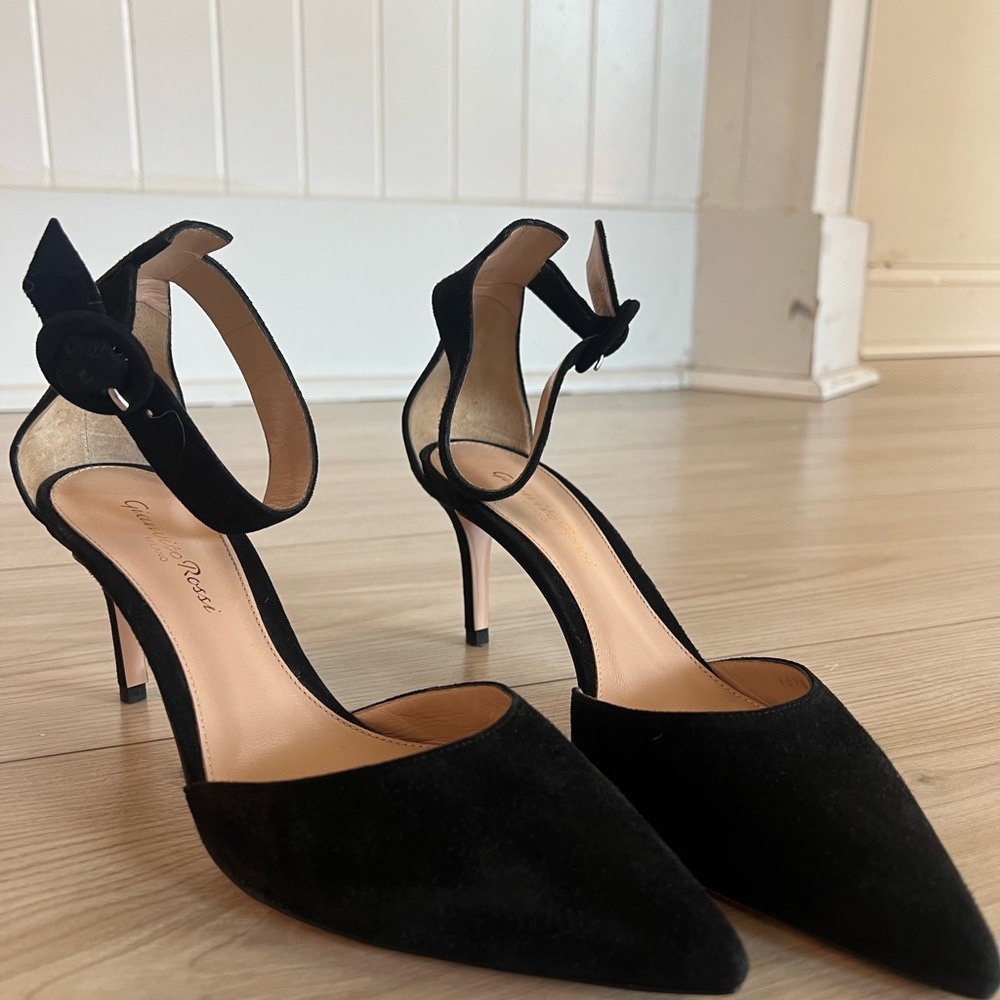 Gianvito Rossi Black Suede Pointed Toe Ankle-Strap Heels